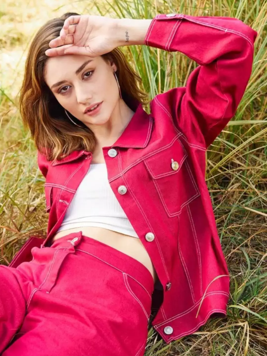 Do you like Red Fashion .? - Image Idea